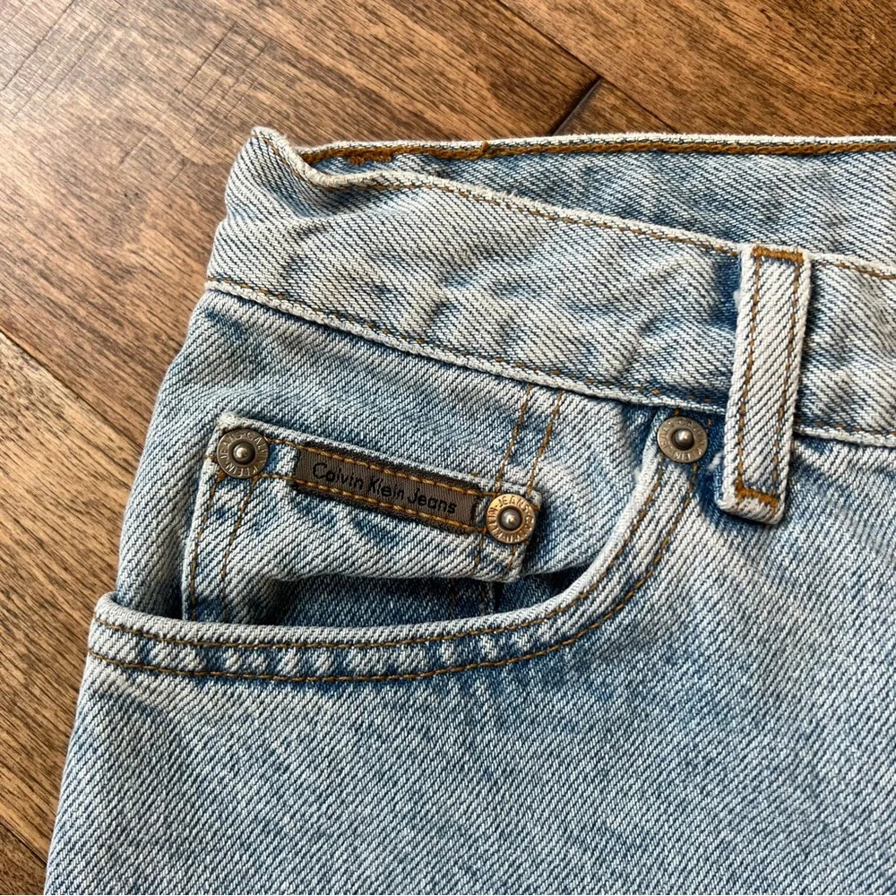 Vintage Calvin Klein easy fit shorts size 4 - Picture 2 of 6